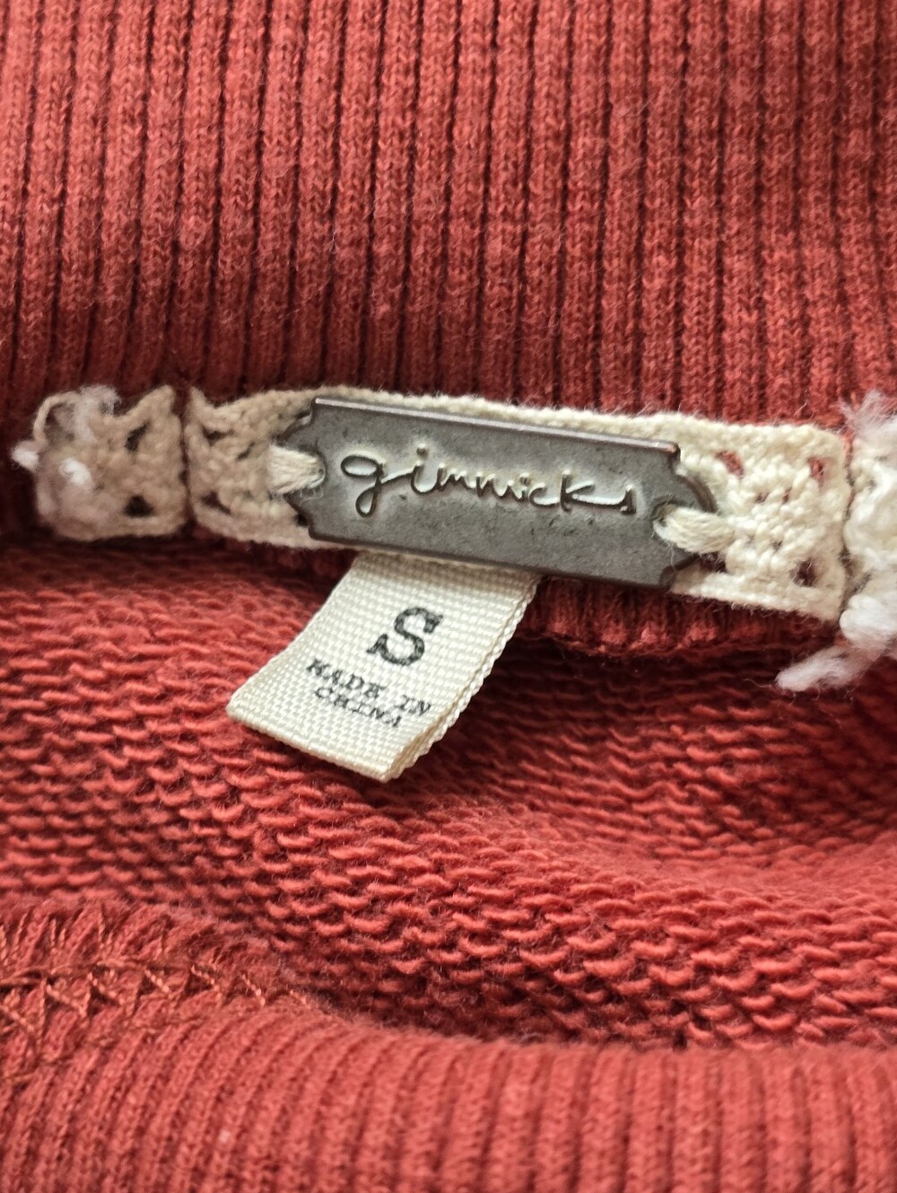 Gimmicks Mock Neck Sweatshirt Embroidered Bird Floral Size Small Boxy - Picture 3 of 9